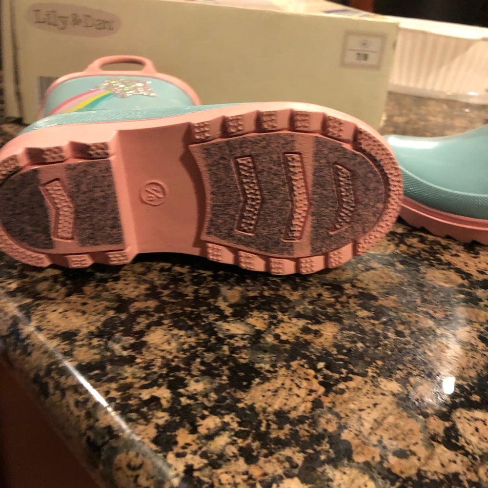 Lily & Dan Girls rainbow boots, size 7/8 - Picture 5 of 5